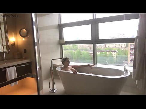 ❤️ Terura bebo Pasie ŝerĉas sian kuzon en la banĉambro ❤️❌ Porno ĉe ni ﹏